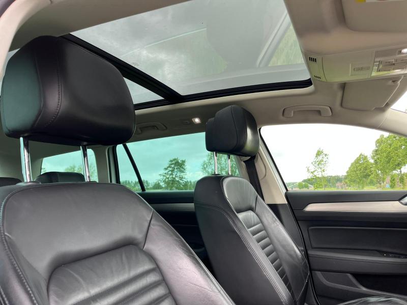 Volkswagen - Passat - pic6