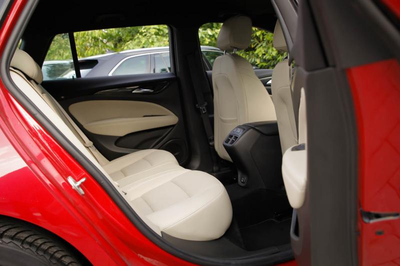 Opel - Insignia - pic11
