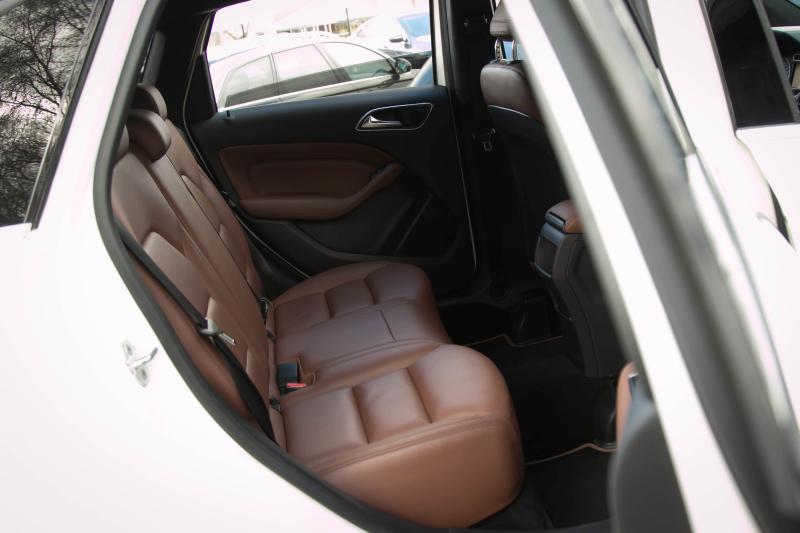 Mercedes - B180 - pic14