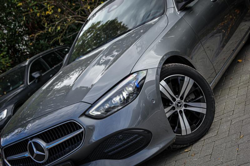 Mercedes - C200 - pic2