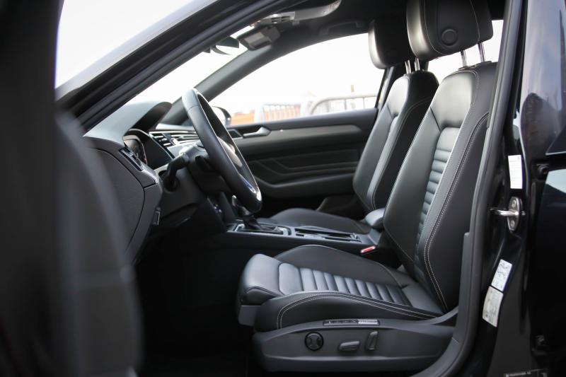 Volkswagen - Passat - pic12