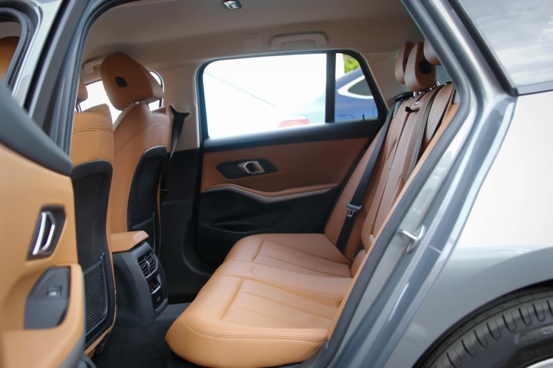 BMW - 320 - pic10