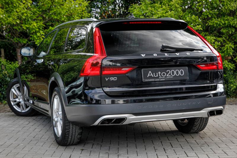 Volvo - V90 Cross Country - pic6