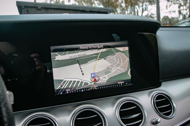 Mercedes - E200 - pic12