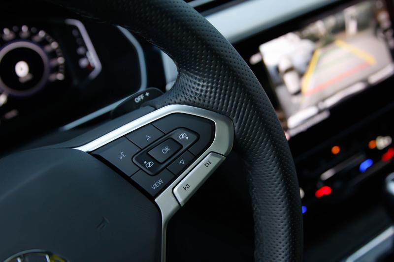 Volkswagen - Passat - pic25