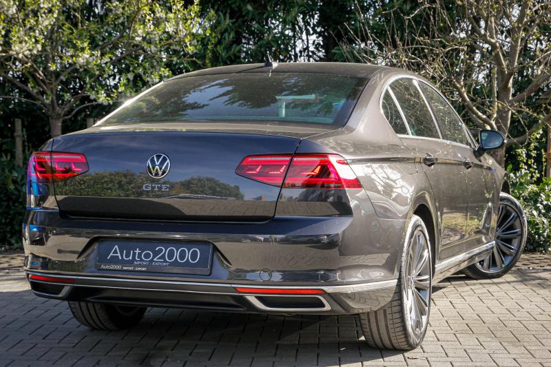 Volkswagen - Passat - pic12
