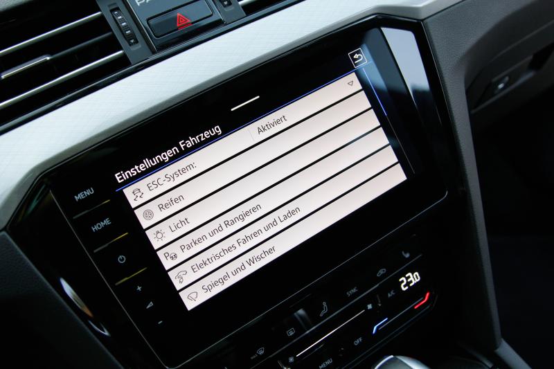 Volkswagen - Passat - pic49