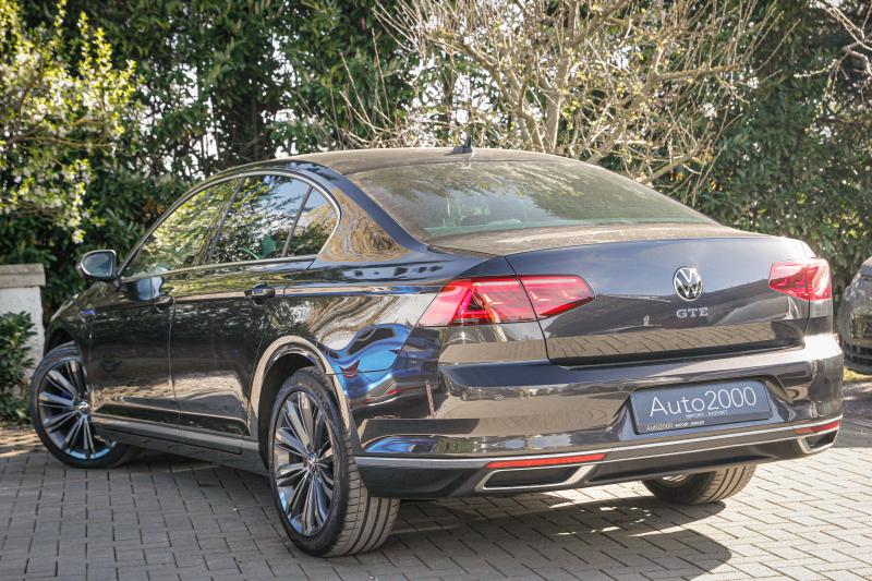 Volkswagen - Passat - pic10