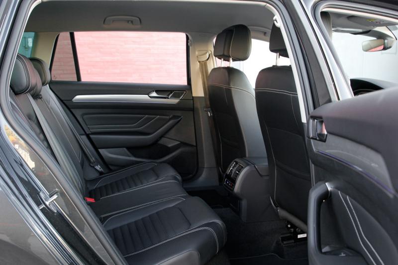 Volkswagen - Passat - pic7