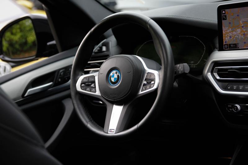 BMW - IX3 - pic18