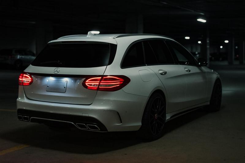 Mercedes - C220 - pic2