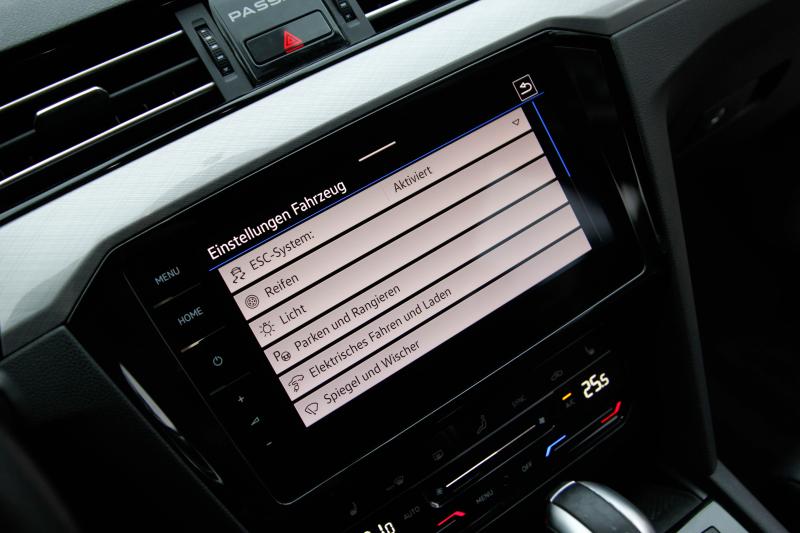 Volkswagen - Passat - pic24