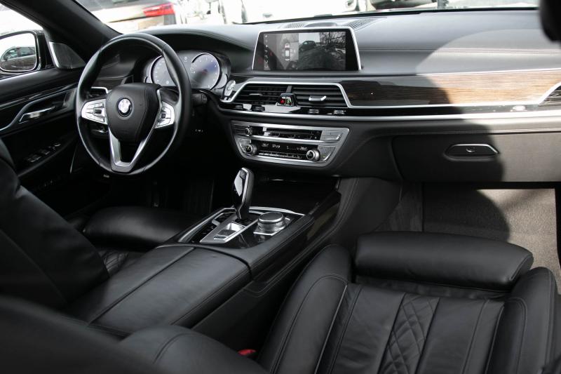 BMW - 740 - pic38