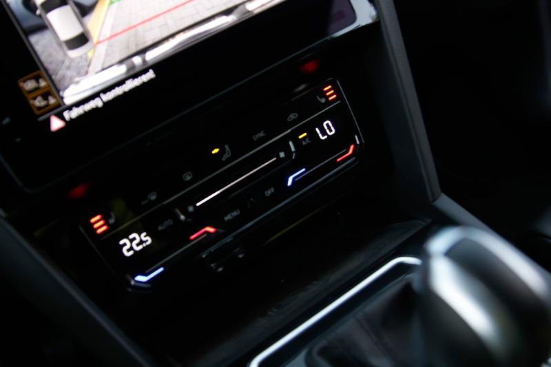 Volkswagen - Passat - pic22