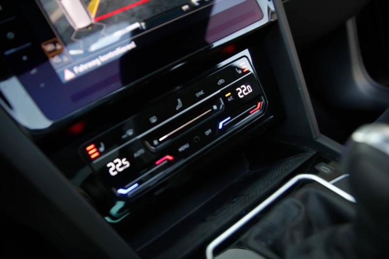 Volkswagen - Passat - pic41