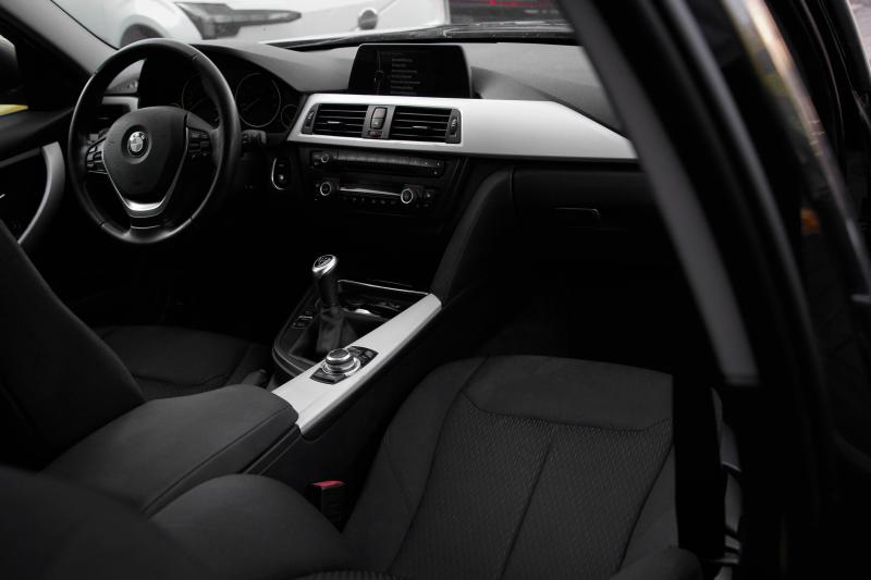BMW - 320 - pic11