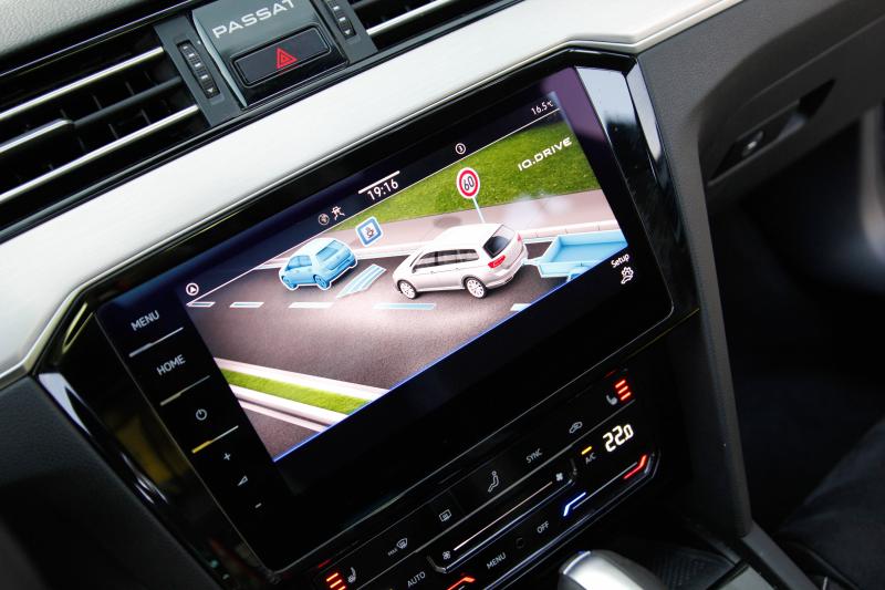 Volkswagen - Passat - pic22