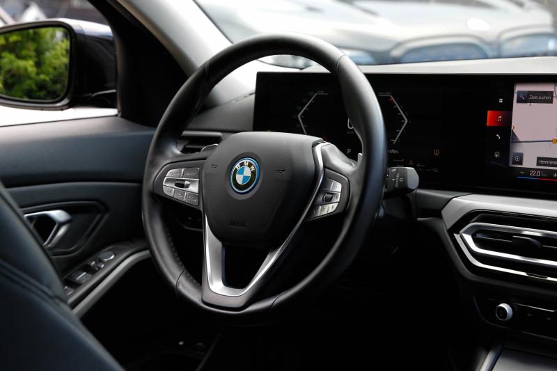 BMW - 320 - pic19