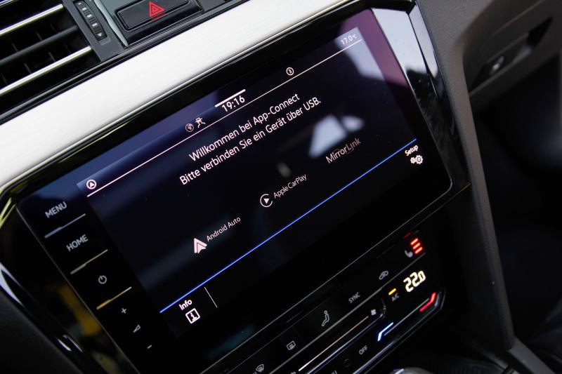 Volkswagen - Passat - pic9