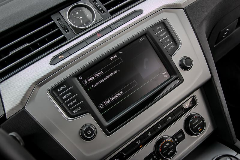 Volkswagen - Passat - pic22