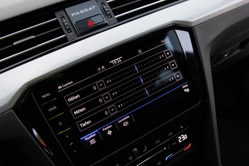 Volkswagen - Passat - pic44