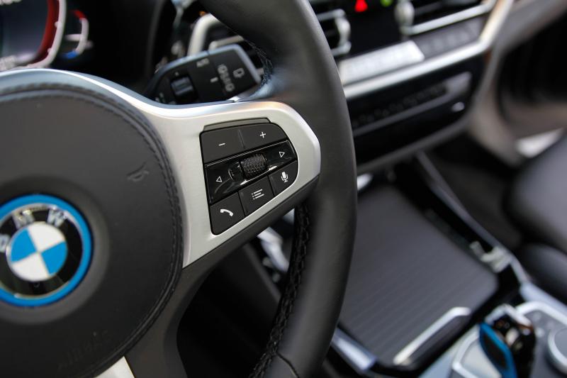 BMW - IX3 - pic16
