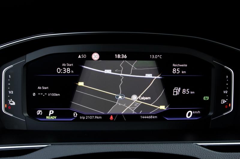 Volkswagen - Passat - pic28