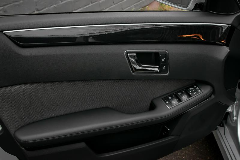 Mercedes - E300 - pic24