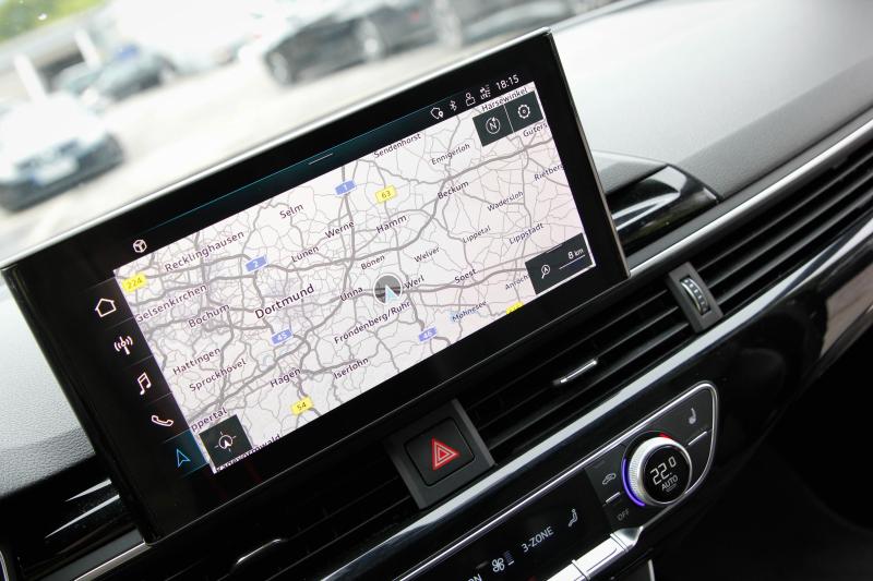 Audi - A4 - pic39