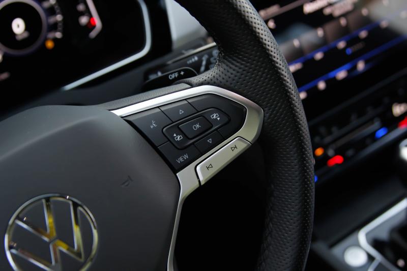 Volkswagen - Passat - pic26