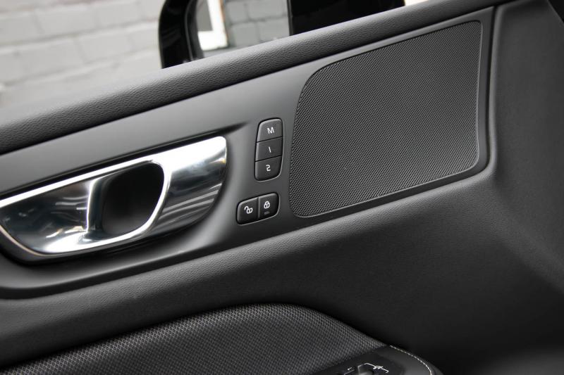 Volvo - S60 - pic24