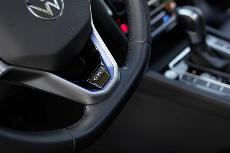 Volkswagen - Passat - pic22
