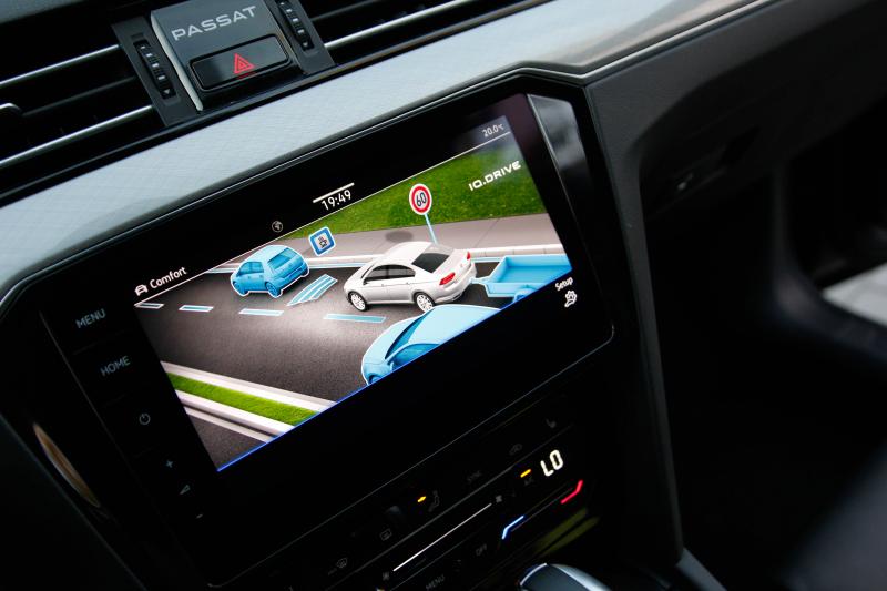 Volkswagen - Passat - pic48