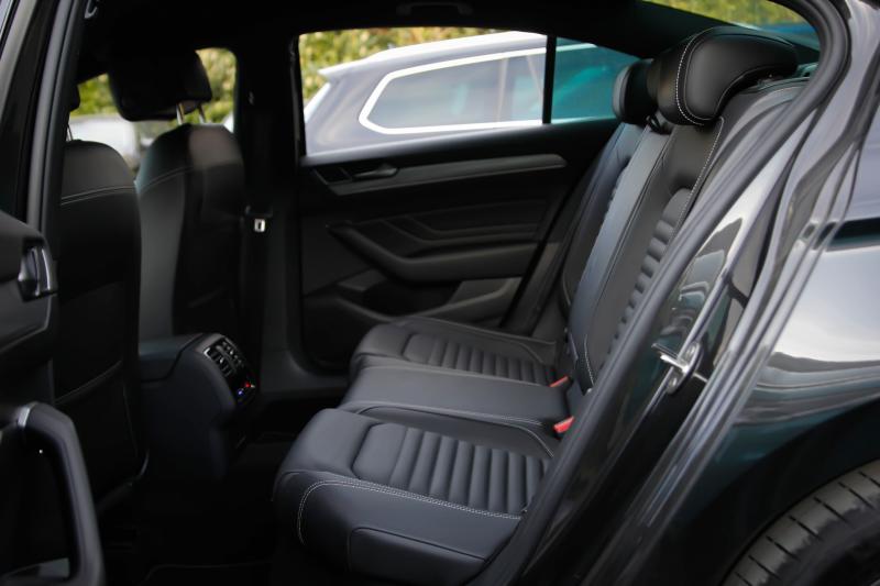 Volkswagen - Passat - pic16