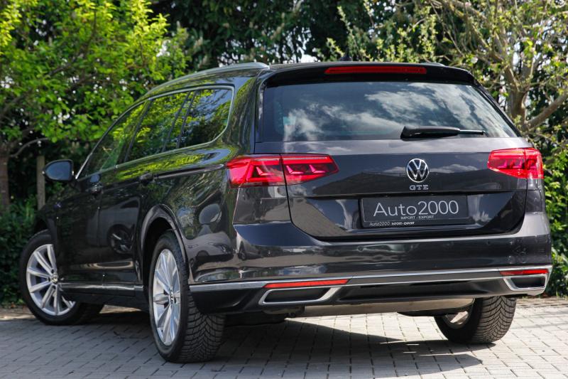 Volkswagen - Passat - pic2