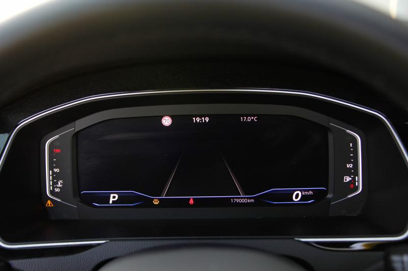 Volkswagen - Passat - pic13