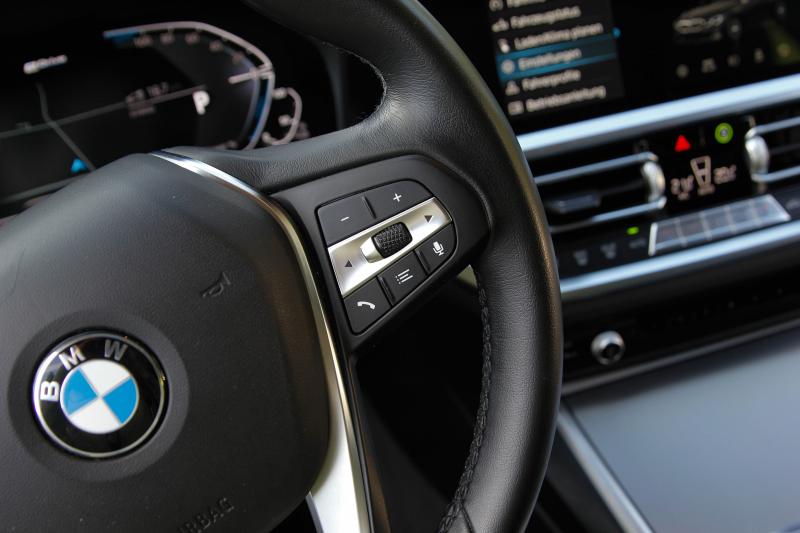 BMW - 330e - pic14