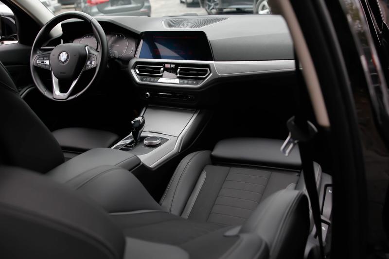 BMW - 320 - pic11