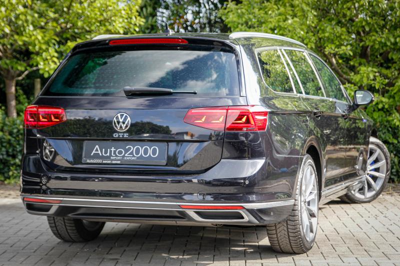 Volkswagen - Passat - pic5