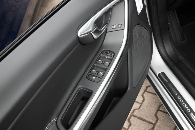 Volvo - S60 - pic13