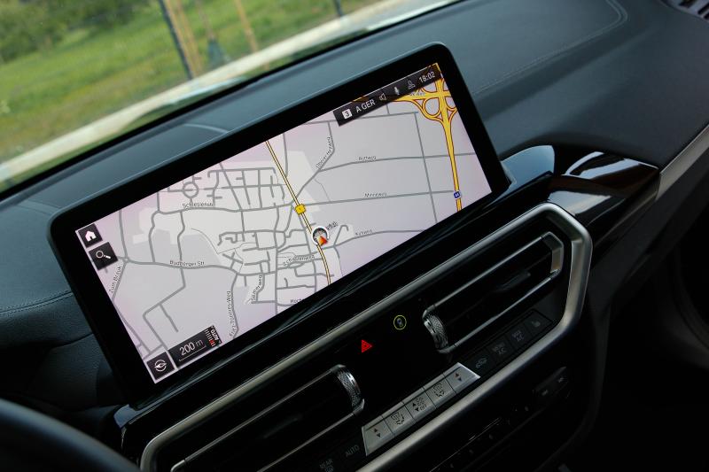 BMW - IX3 - pic36