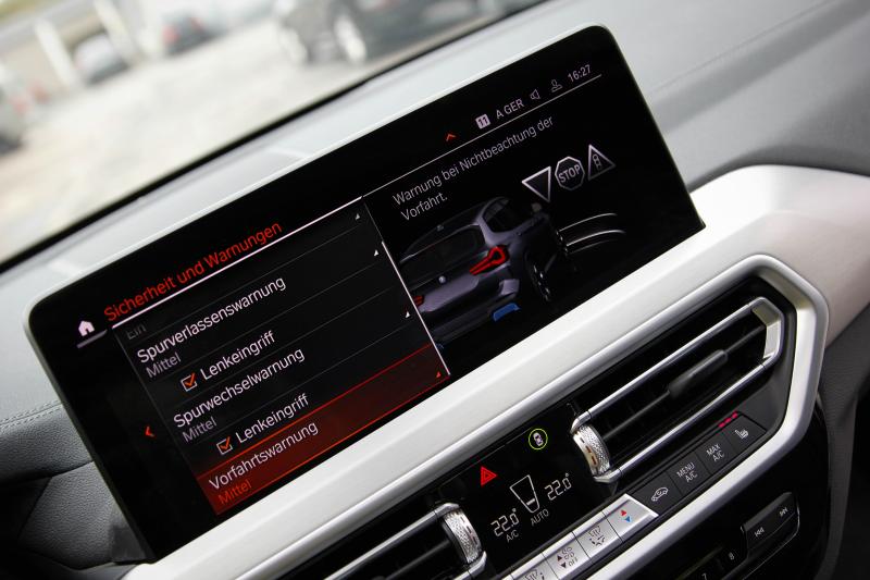 BMW - IX3 - pic25