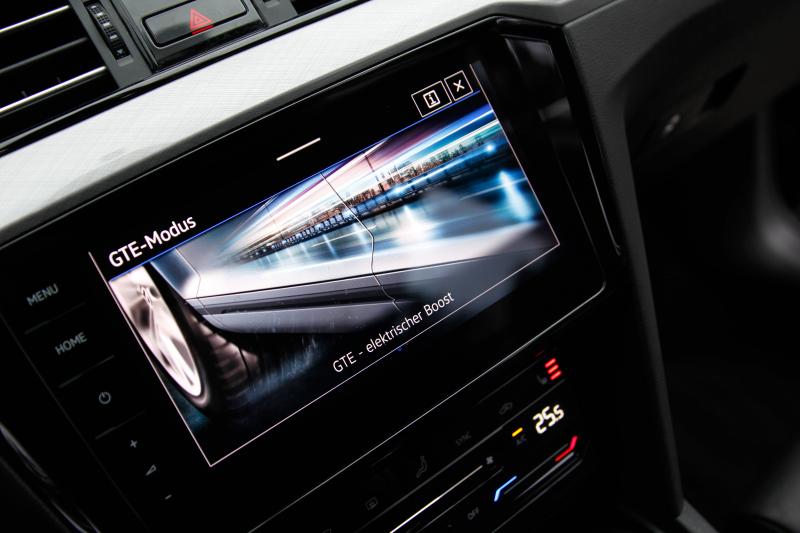 Volkswagen - Passat - pic19