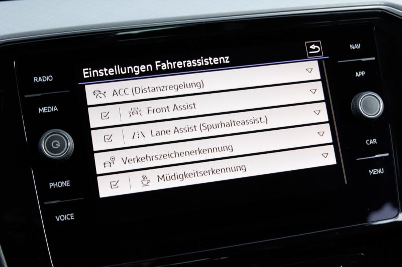 Volkswagen - Passat - pic26