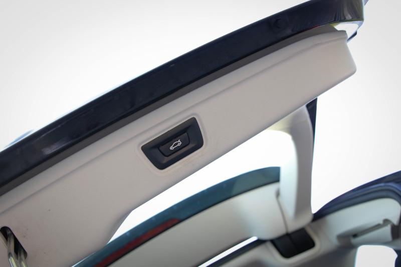 BMW - 330e - pic19