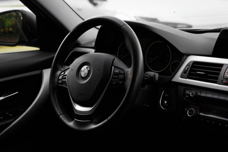 BMW - 320 - pic28