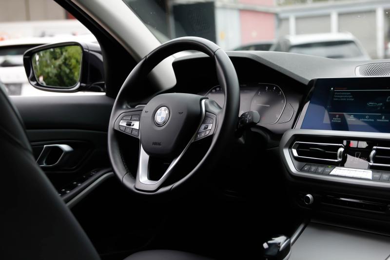 BMW - 320 - pic16