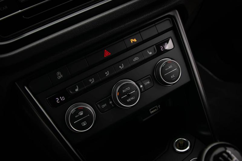Volkswagen - T-Roc - pic25