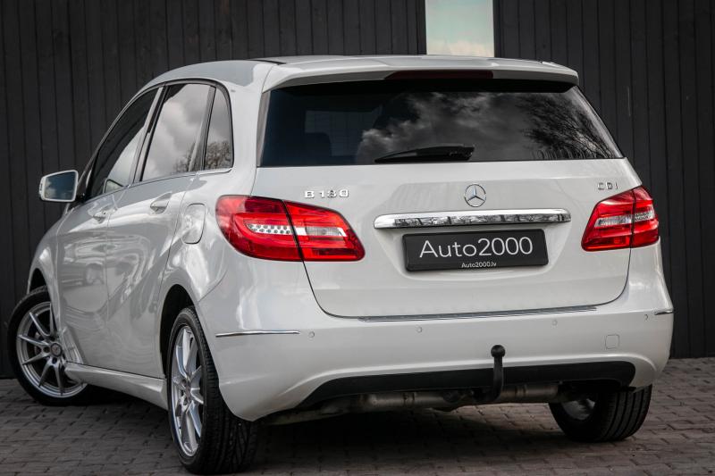 Mercedes - B180 - pic10