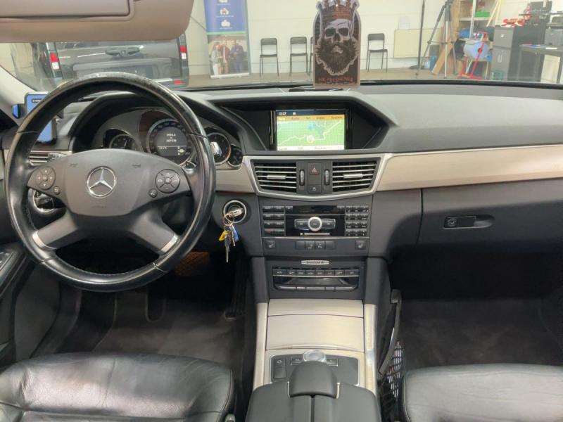 Mercedes - E-Klasse E 350 CDI T BlueEfficiency Avantgarde - pic2